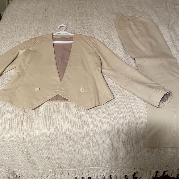 Cream coloured soft real leather pant suit - Picture 2 of 5
